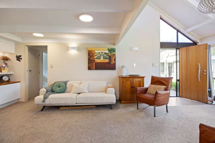 3 Sheridan Crescent Leamington_3