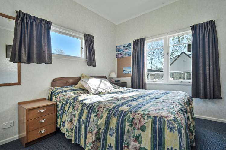 112 Lyndhurst Road Frimley_11