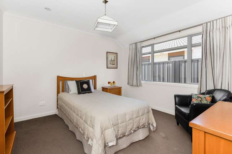 8 Sue Place Mahora_17