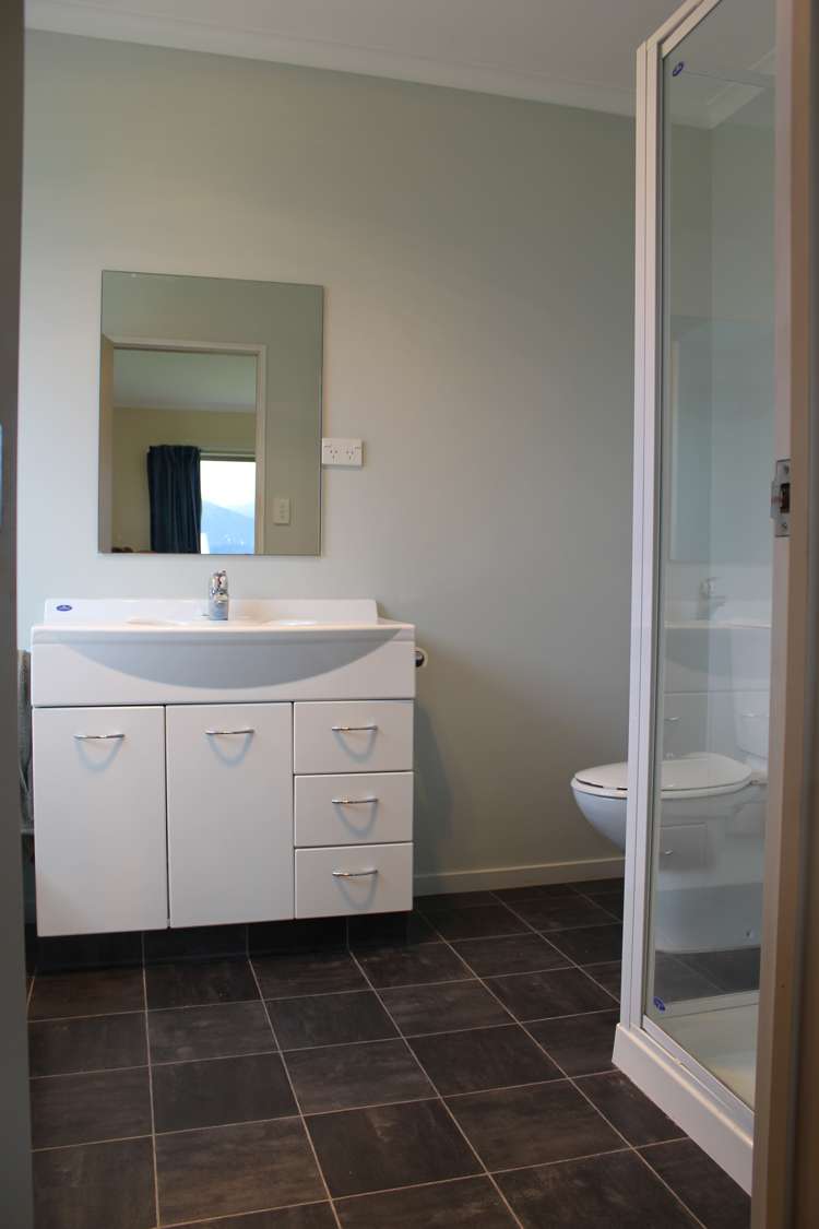 13 Wet Jacket Place Te Anau_13