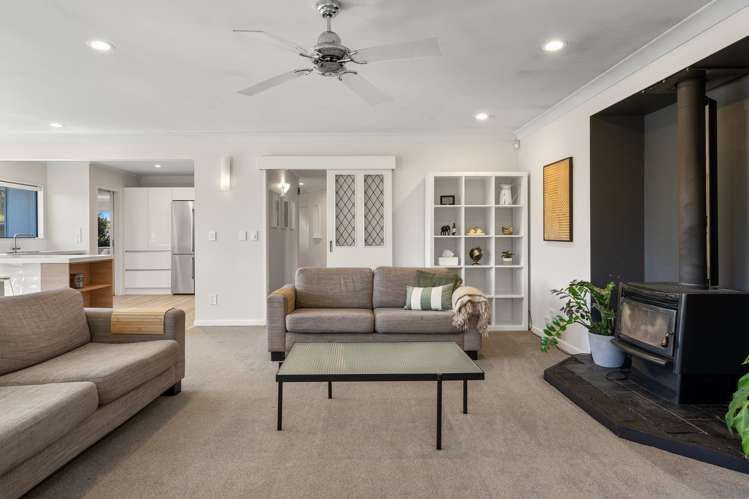 49 Olympus Way Richmond_11