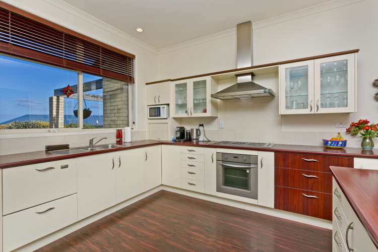 33 Lax Crescent Leigh_12