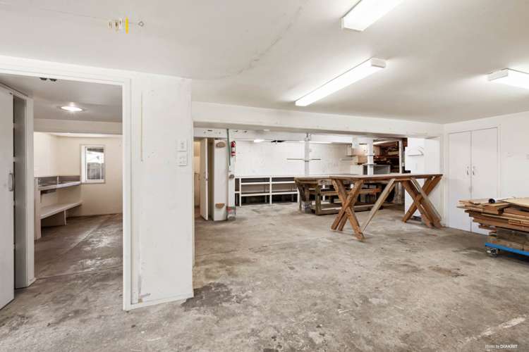 47 Golf Road New Lynn_12