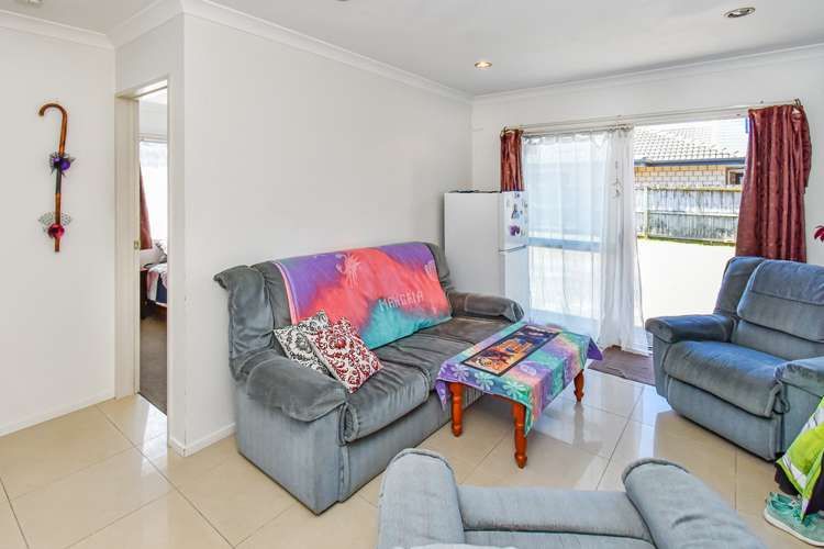 10 Mark Edgar Place Clendon Park_2