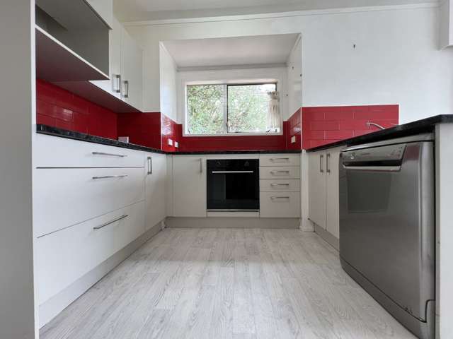 1/8 Tusac Place Totara Vale_4