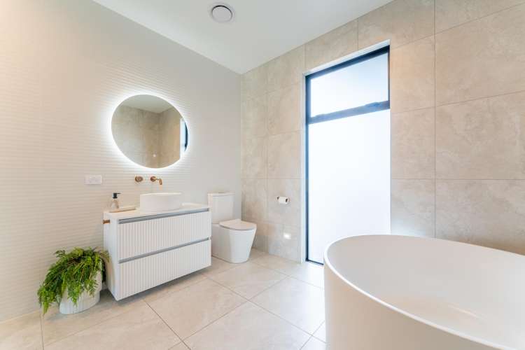 48 Meadowstone Street Gleniti_19