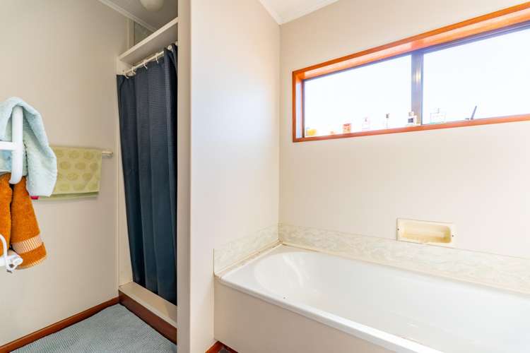 2/10 Miro Street Glenwood_13