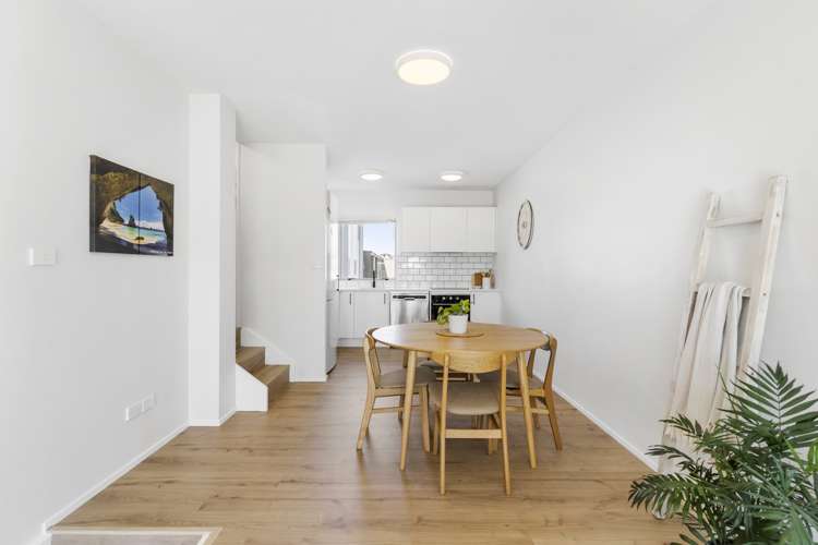 62/7 Kelvin Hart Drive_4