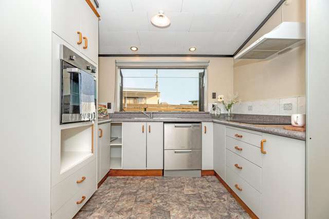 416 Ormond Road Lytton West_3