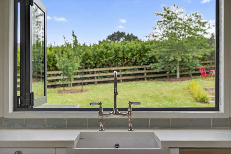 2 Lawrence Carter Drive Bombay_11