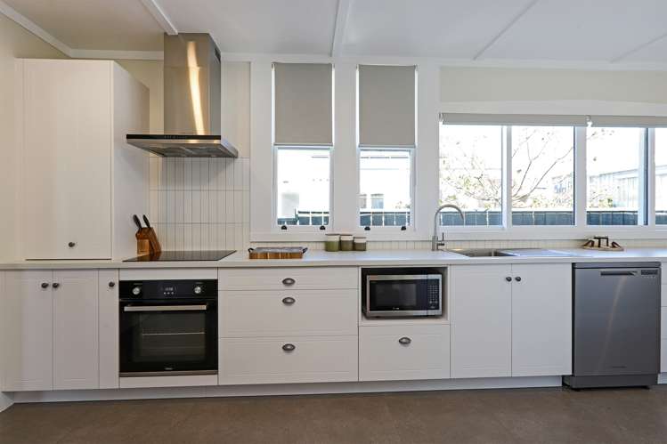 700 Queen Street West Saint Leonards_5