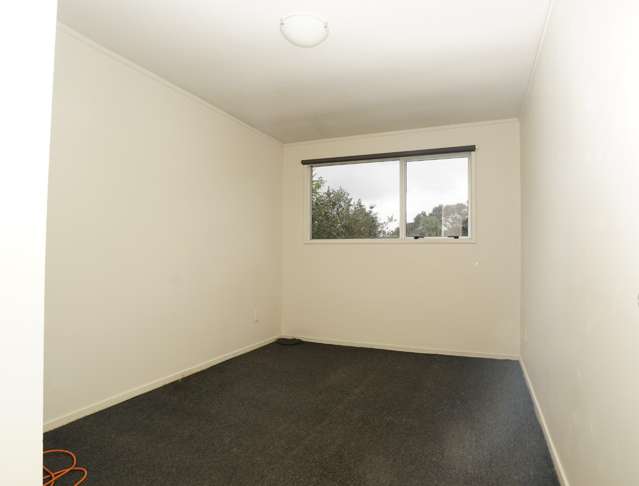 1/2 Karapiti Place Glen Eden_3