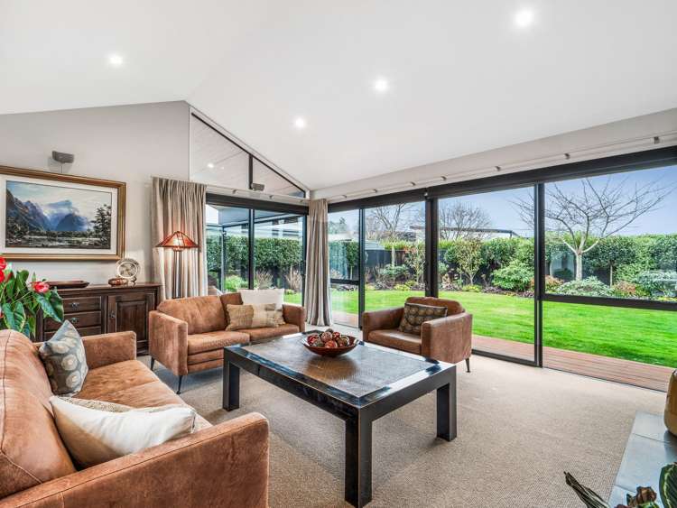 24 Carnaveron Drive Lincoln_7