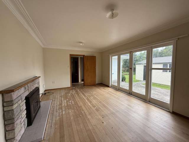 61 Huia Road 10695_1