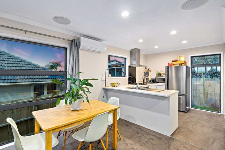 67 Roberts Road Te Atatu South_16