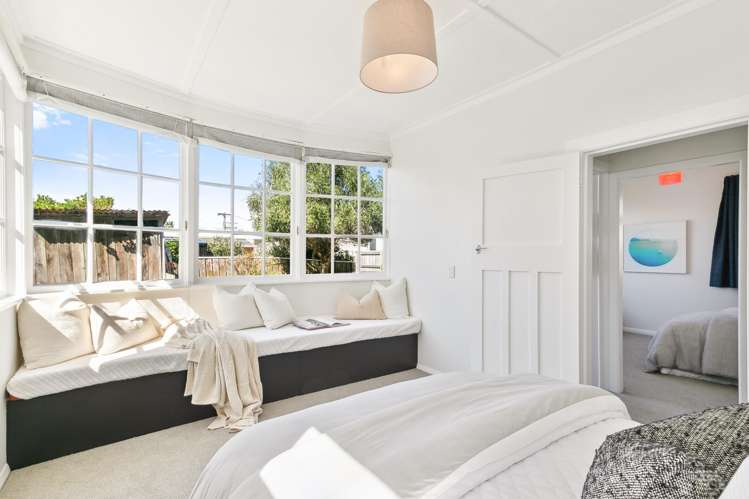 174 Queens Drive Lyall Bay_13