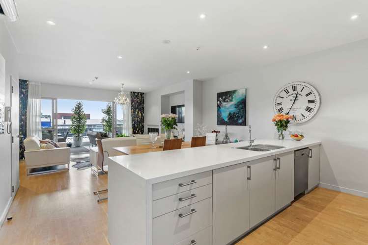 215/24 Wellington Street Howick_5