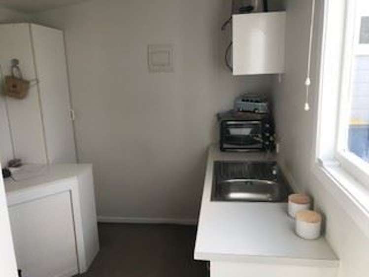 16 Burgess Road Devonport_3