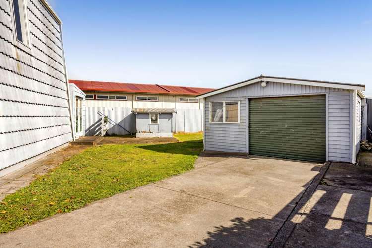 1 County Drive Hawera_12