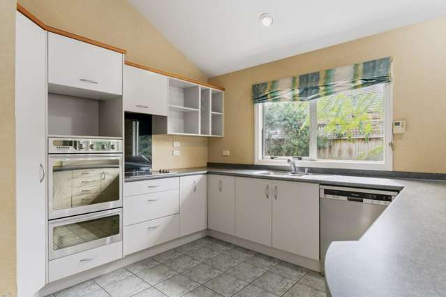 25 Dixon Road 2742_3