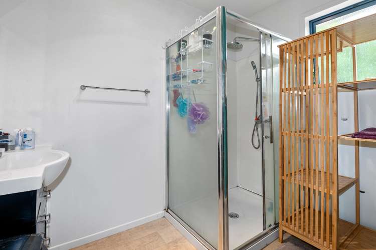 15 Roger Street Pukehangi_10