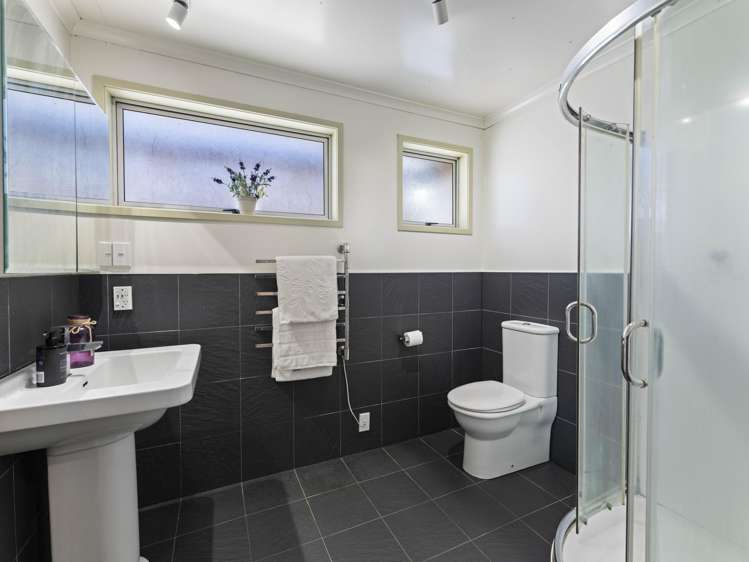 8 Suwyn Place Manurewa_15