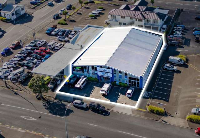 Gill Street Workshop / Showroom - Prime CBD