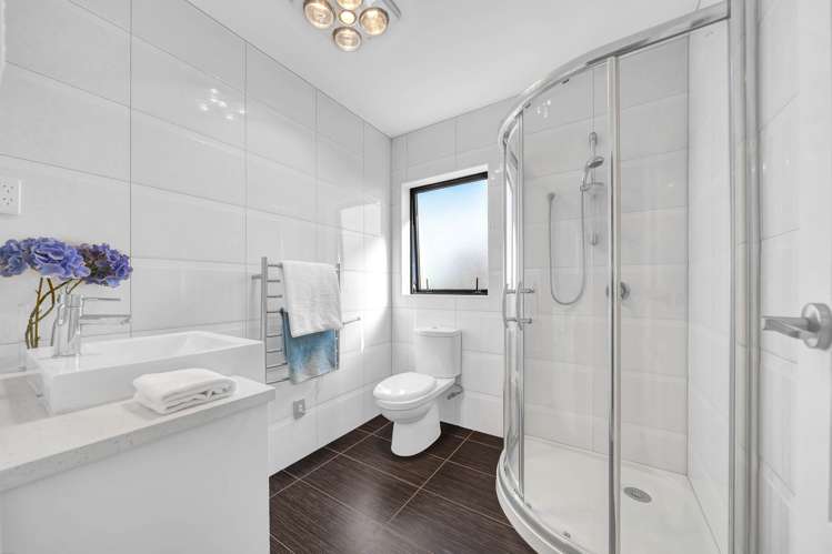 8 Listack Drive Flat Bush_22