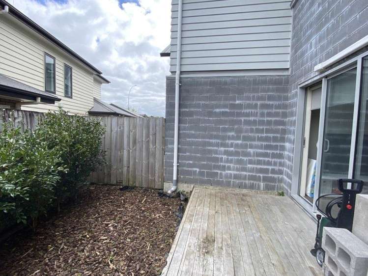 215F Massey Street 1067_10