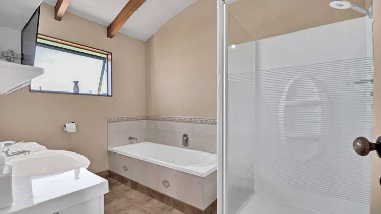 9 Aria Terrace Mokau_11