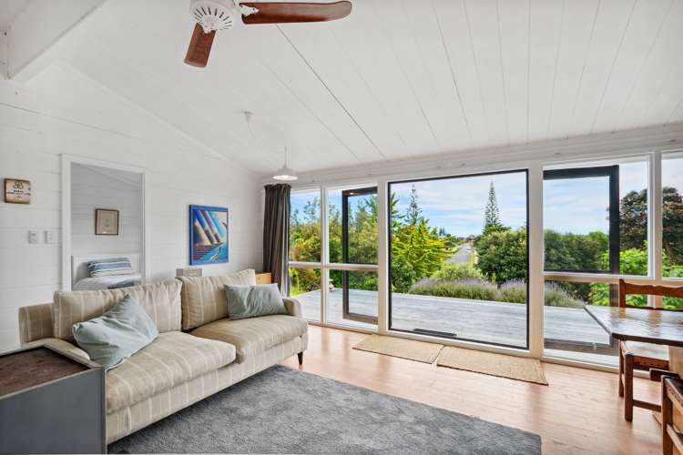 42 Queens Road Waikanae Beach_7