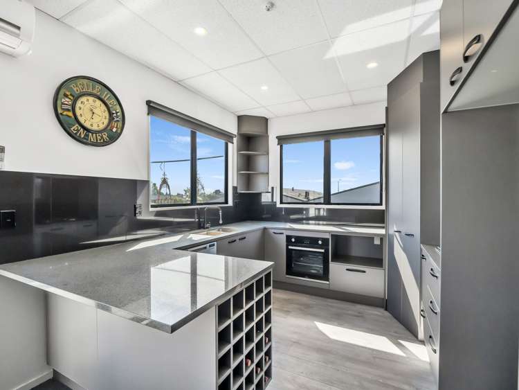 2/8 Homersham Place Burnside_11