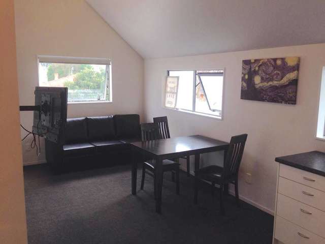 2/7 Snead Place Hamilton East_1