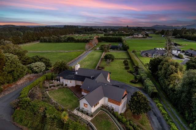 Majestic Executive Home on 4146sqm Estate