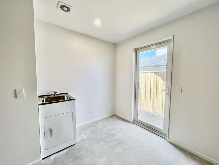 94 Monarch Drive 11103_17