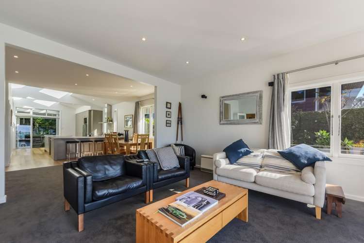 561 Rocks Road, Moana Nelson_13
