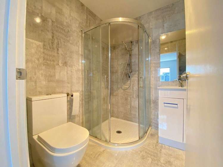 24 Pencaitland Drive Flat Bush_8