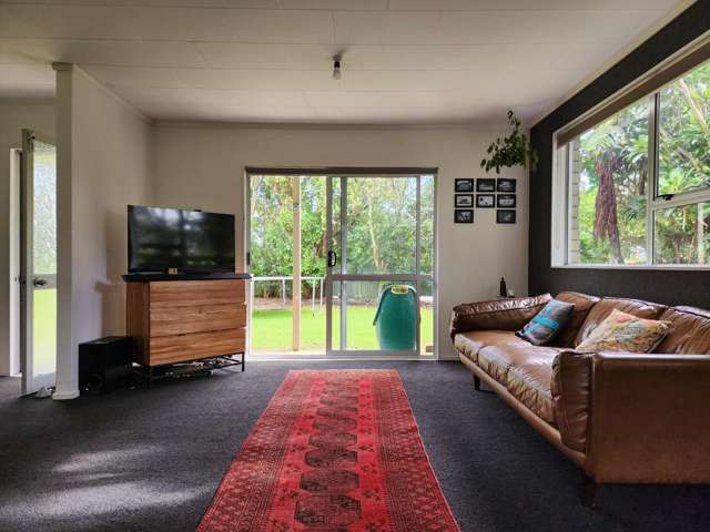 1138 South Road Oakura_3