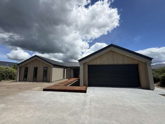 Large four bedroom home silverdale