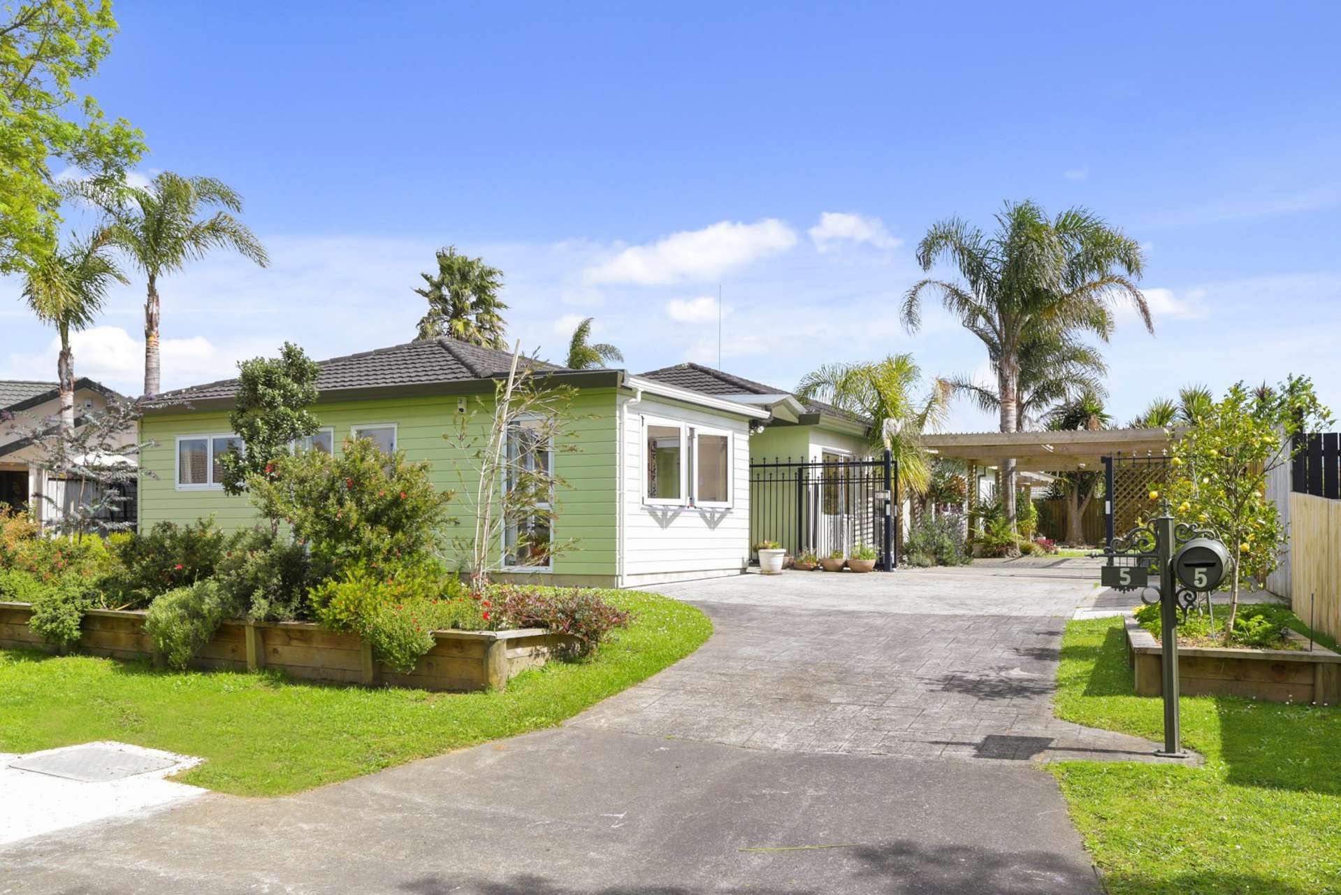 5 Tolvah Place Wattle Downs_0