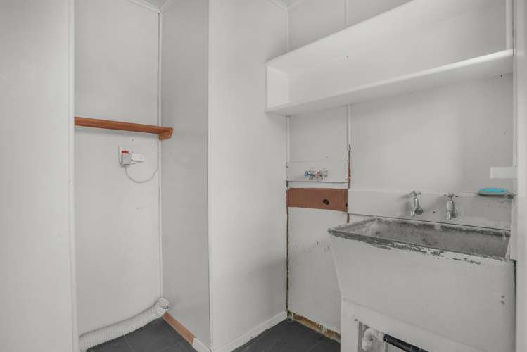 162 Wellington Road Wainuiomata_19