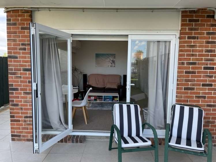 2/241 Hurstmere Road Takapuna_7