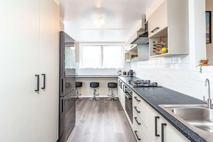 55 Bedford Avenue Gonville_4