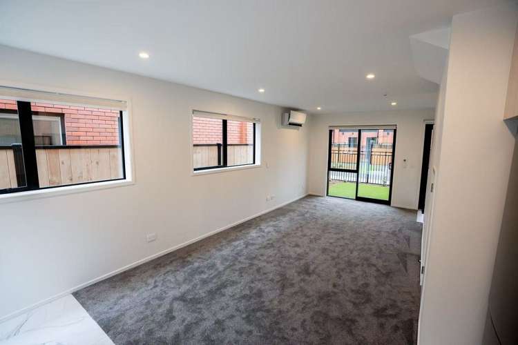 3/3 Johnston Grove_0