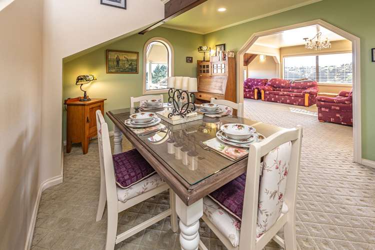 22 Shakespeare Road Bastia Hill_11