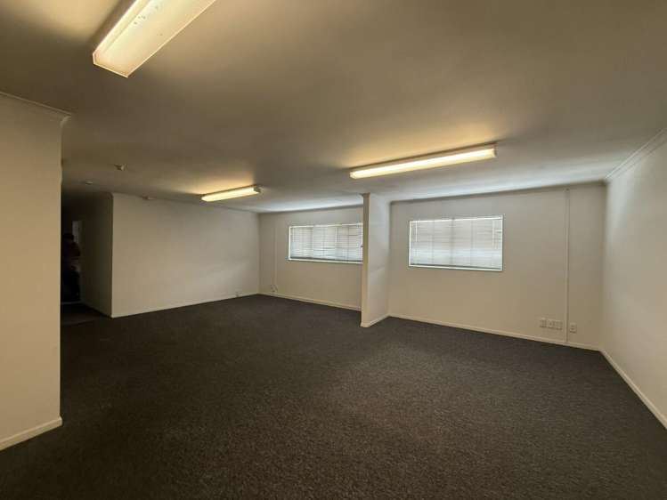 80 Main road Kumeu_5