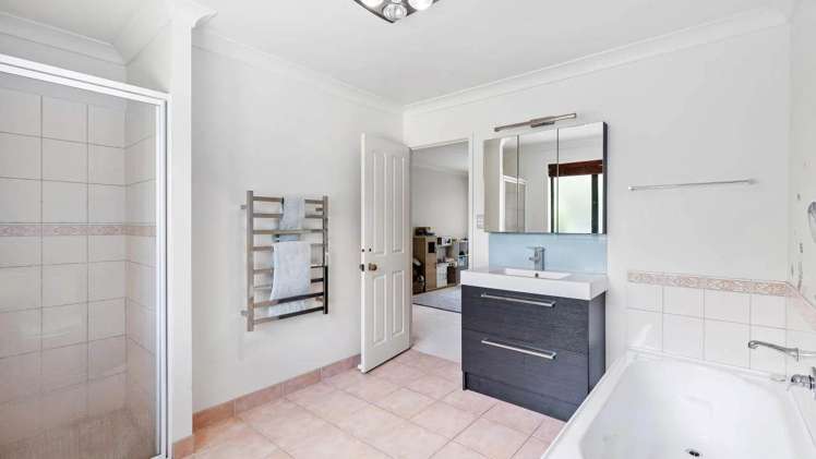 Te Wharau Drive Greenhithe_10