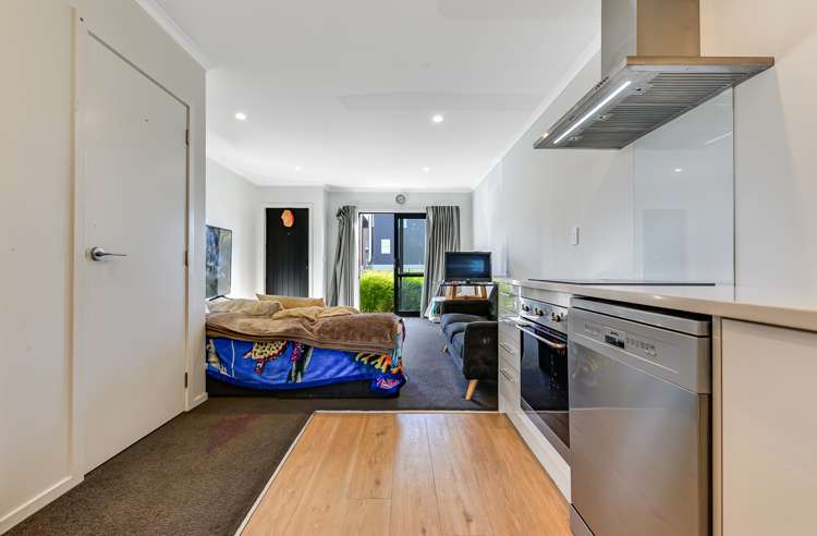 2/1 Vialou Street Hamilton Central_5