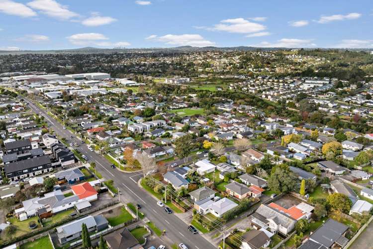 1/128 Bruce Mclaren Road Henderson_11