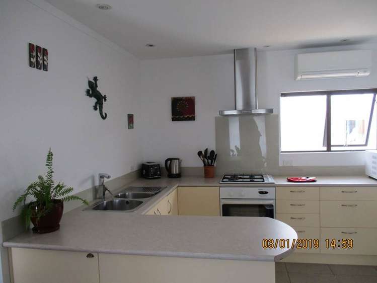 12a Eagle Place Red Beach_4